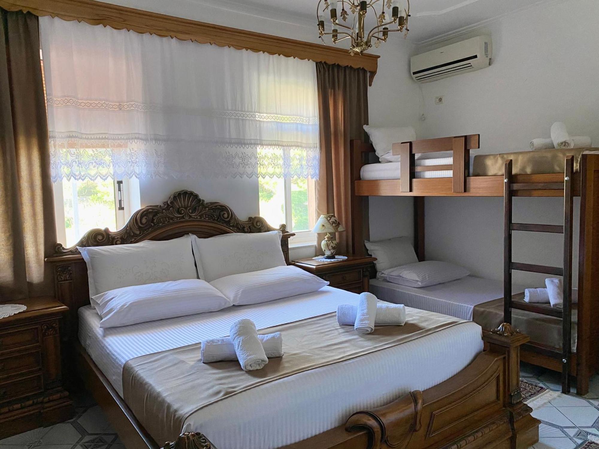 Yuri Guest House Gjirokastër Dış mekan fotoğraf