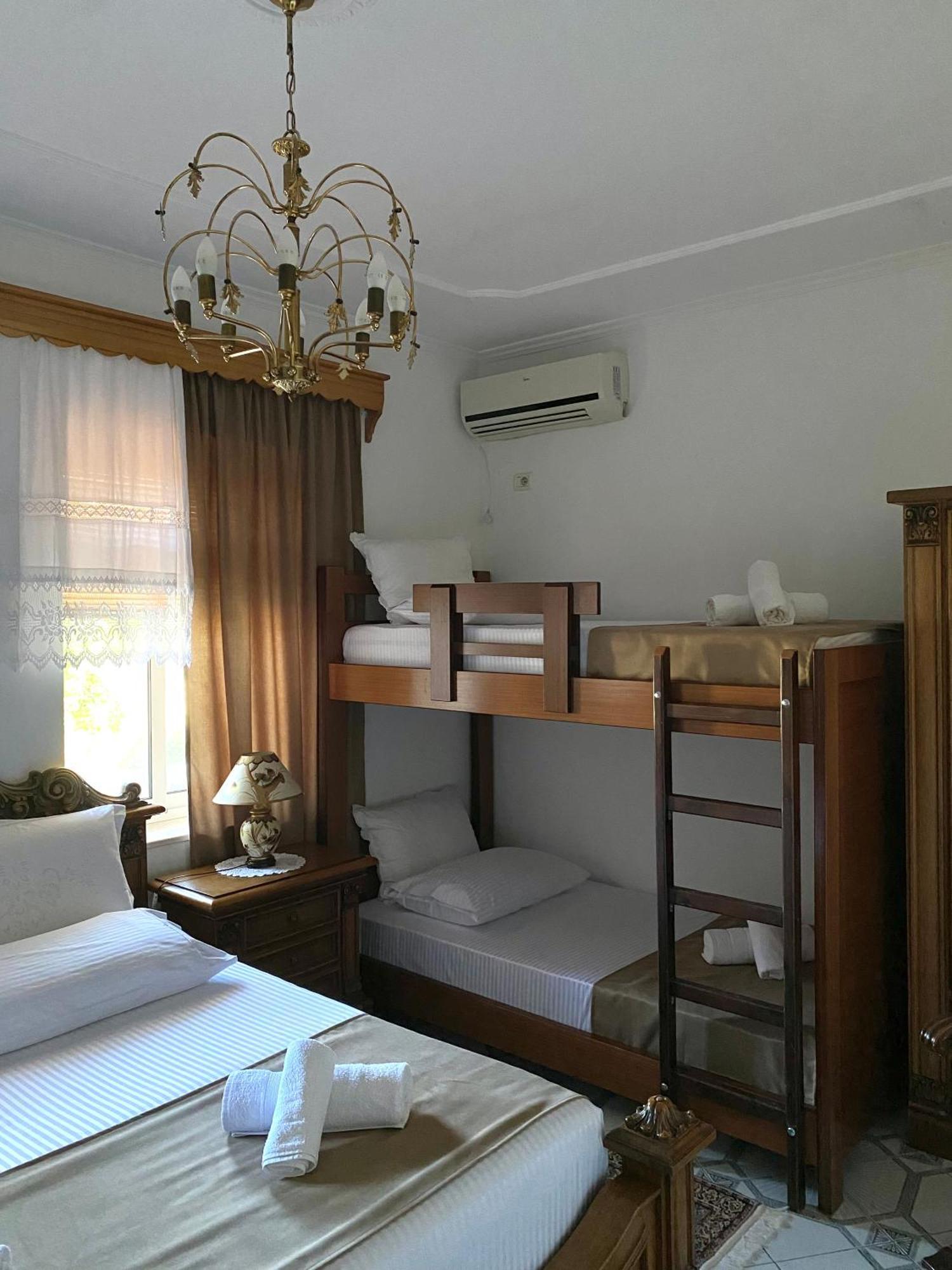 Yuri Guest House Gjirokastër Dış mekan fotoğraf
