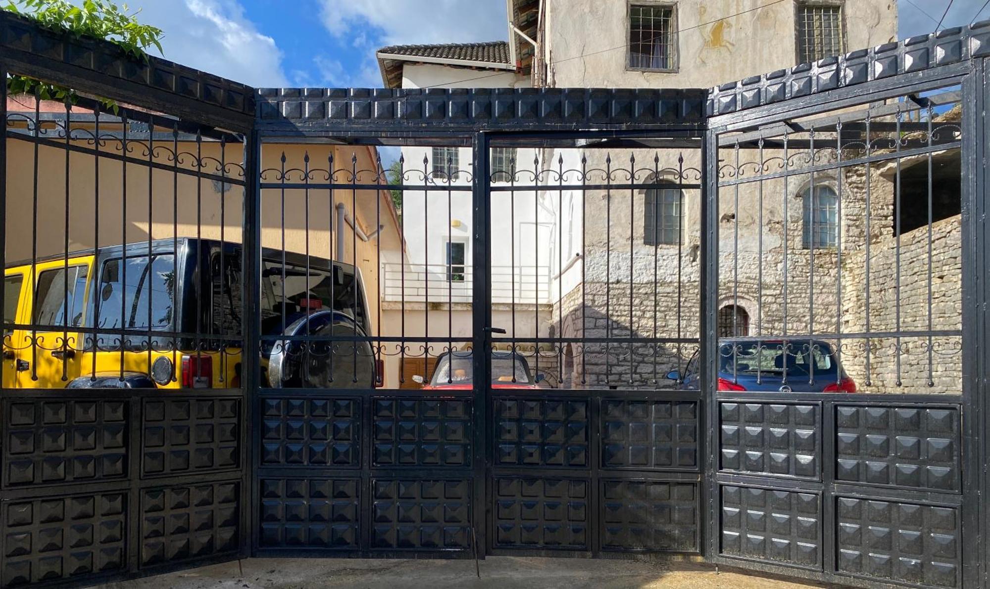 Yuri Guest House Gjirokastër Dış mekan fotoğraf