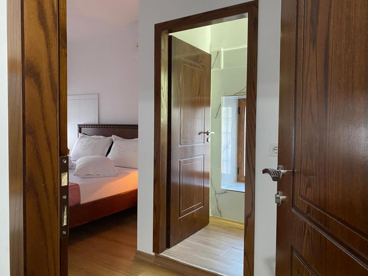 Yuri Guest House Gjirokastër Dış mekan fotoğraf