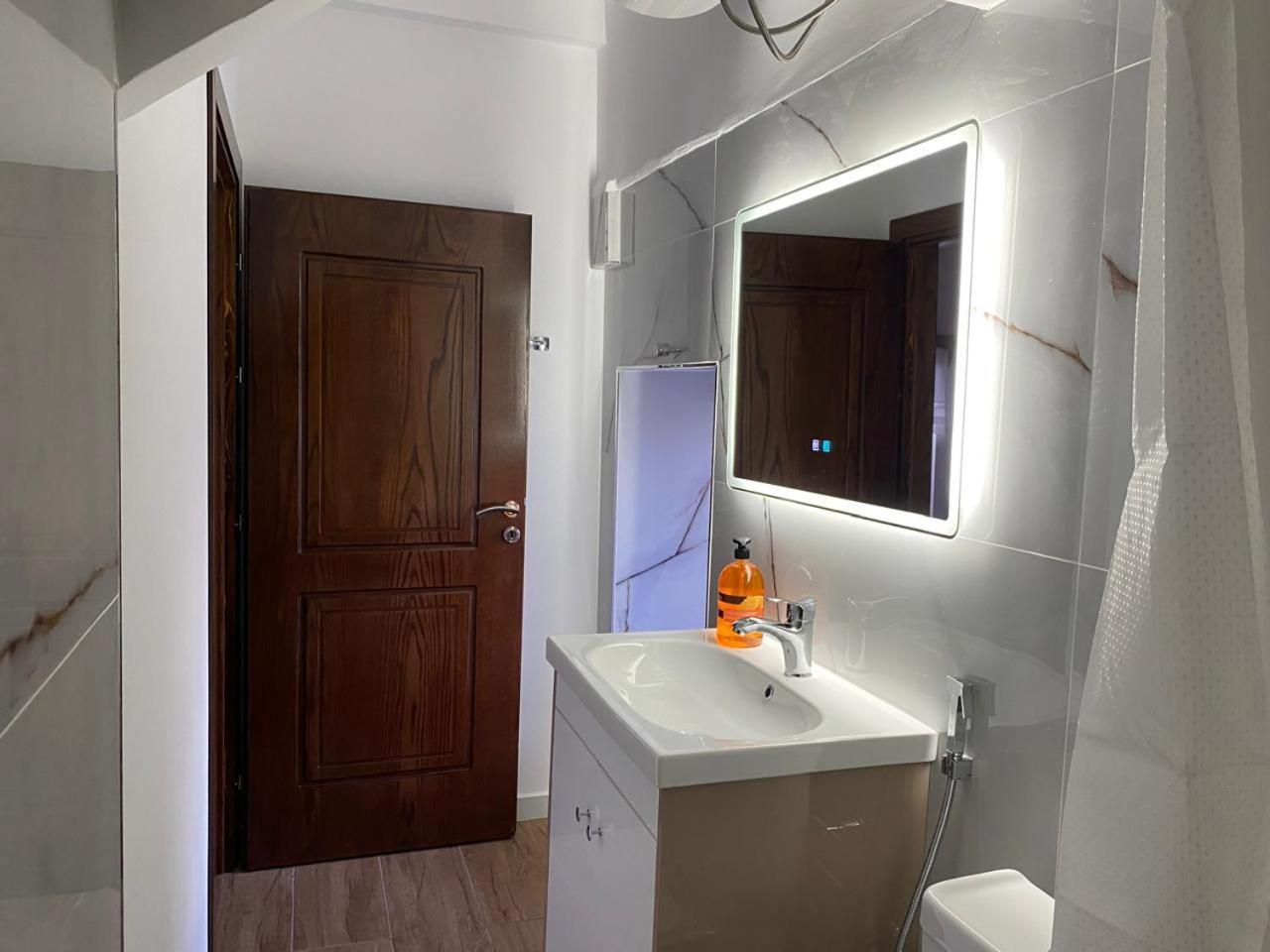 Yuri Guest House Gjirokastër Dış mekan fotoğraf