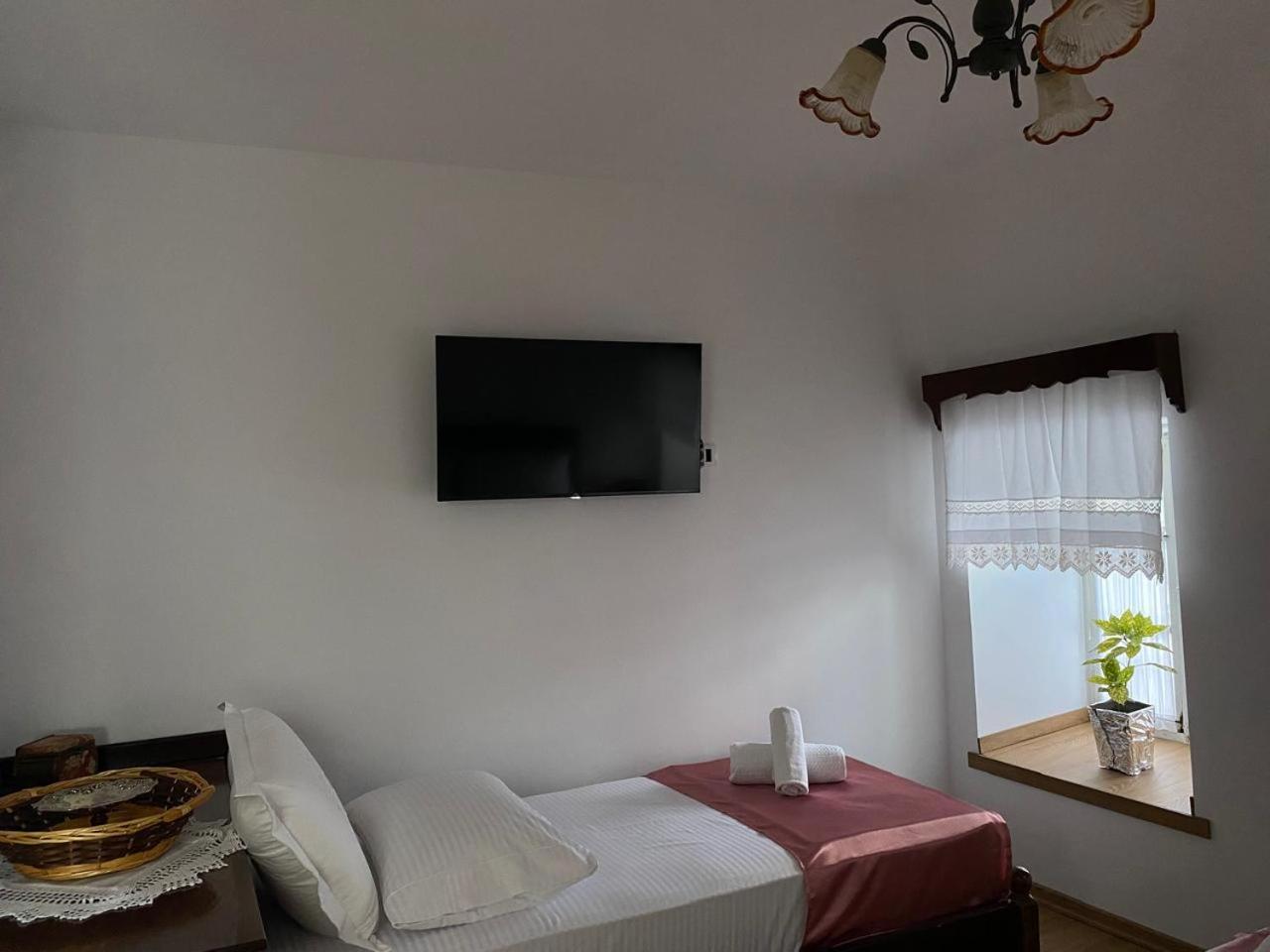 Yuri Guest House Gjirokastër Dış mekan fotoğraf