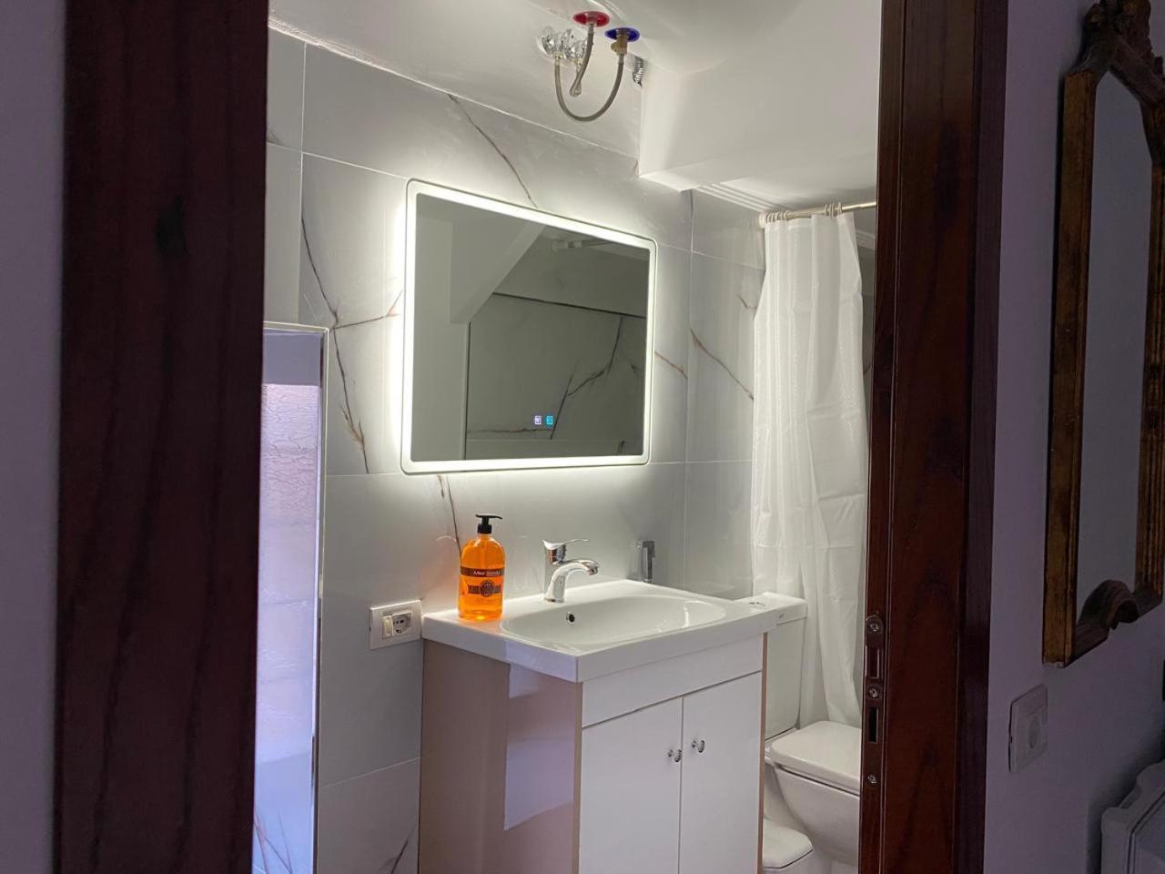 Yuri Guest House Gjirokastër Dış mekan fotoğraf